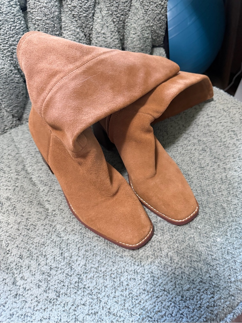 Crown Vintage Tall Suede Block-Heel Boots in Chestnut Brown - 6.5 - Picture 2 of 5